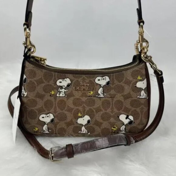 NWT Coach X Peanuts Teri Shoulder Bag In Signature Canvas With Snoopy Print - Picture 2 of 12